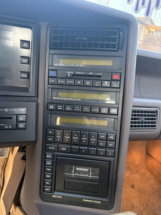 1989 Cadillac Allante - Image 16 of 21