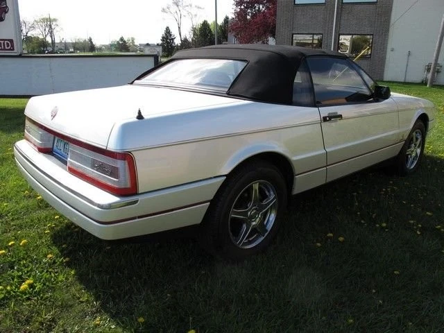 1989 Cadillac Allante - Image 6 of 15
