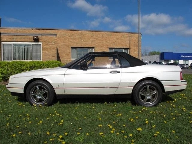 1989 Cadillac Allante - Image 9 of 15