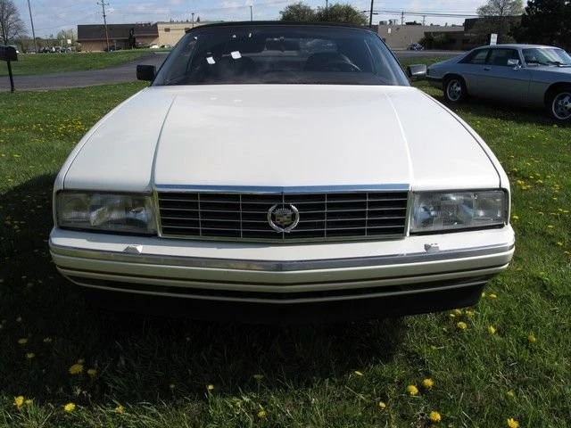 1989 Cadillac Allante - Image 3 of 15