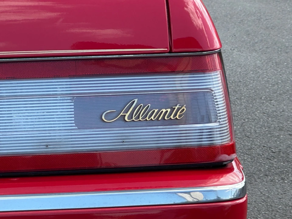1989 Cadillac Allante - Image 18 of 21