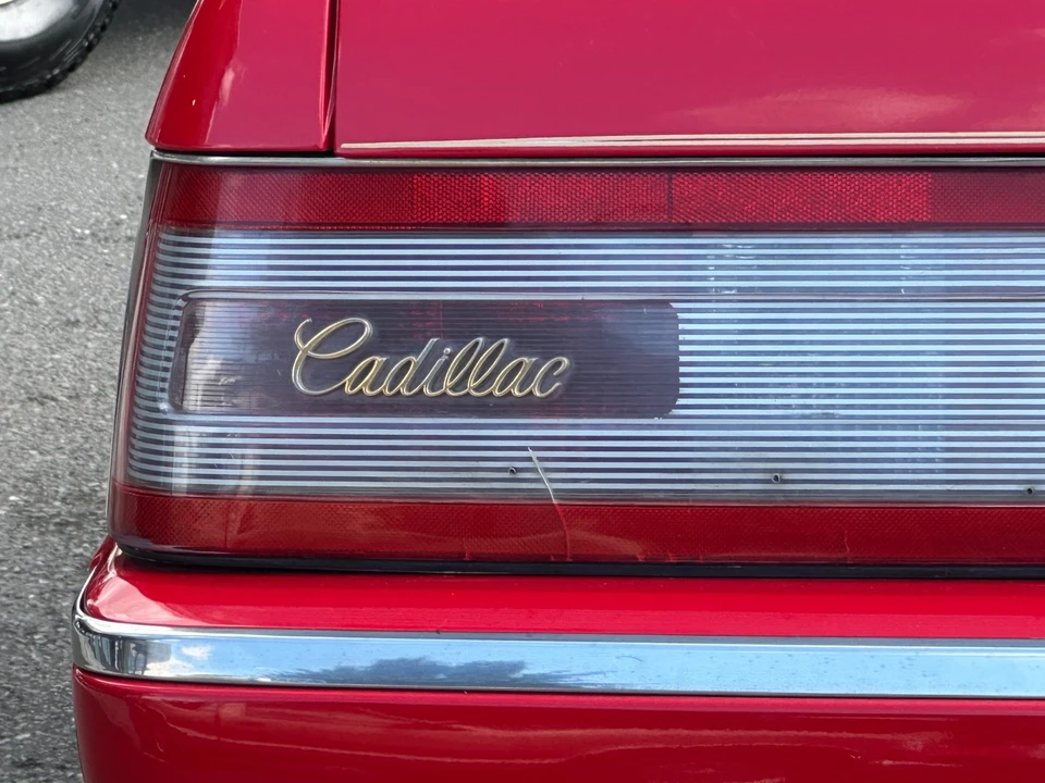 1989 Cadillac Allante - Image 16 of 21