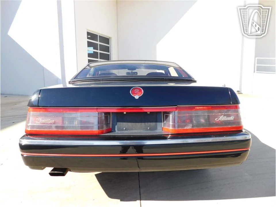 1989 Cadillac Allante - Image 22 of 31