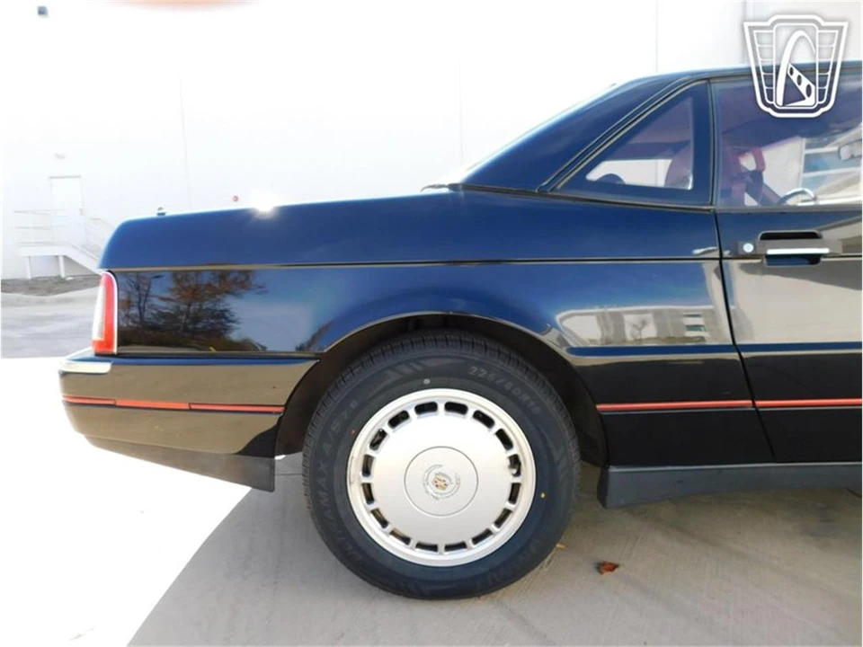 1989 Cadillac Allante - Image 28 of 31