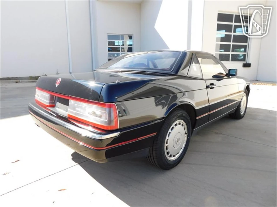 1989 Cadillac Allante - Image 25 of 31
