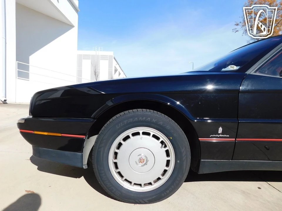1989 Cadillac Allante - Image 11 of 12