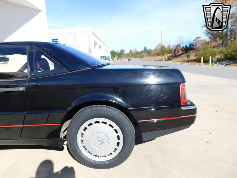 1989 Cadillac Allante - Image 9 of 12