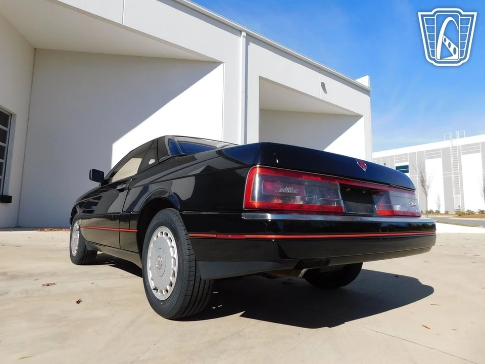 1989 Cadillac Allante - Image 19 of 21