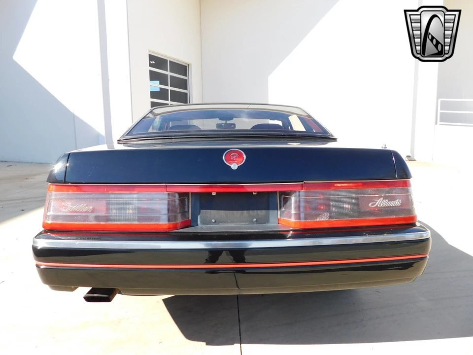 1989 Cadillac Allante - Image 11 of 12