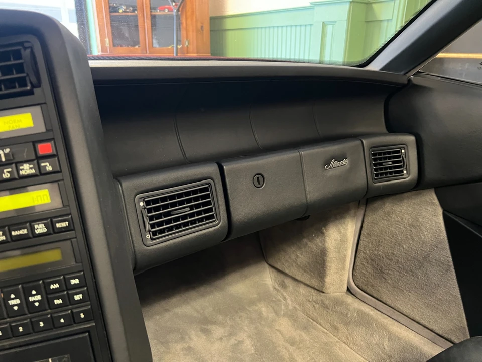 1989 Cadillac Allante - Image 15 of 20