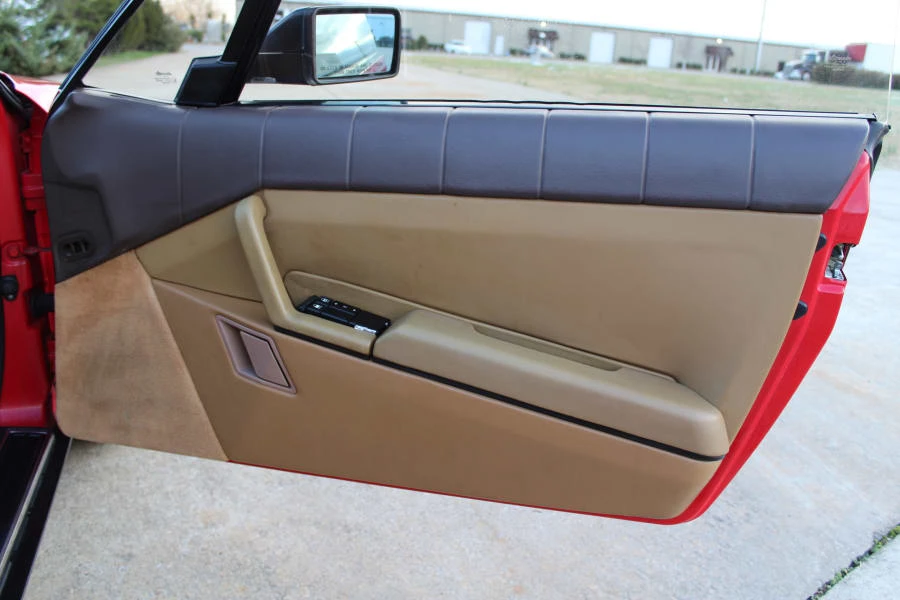 1989 Cadillac Allante - Image 9 of 24