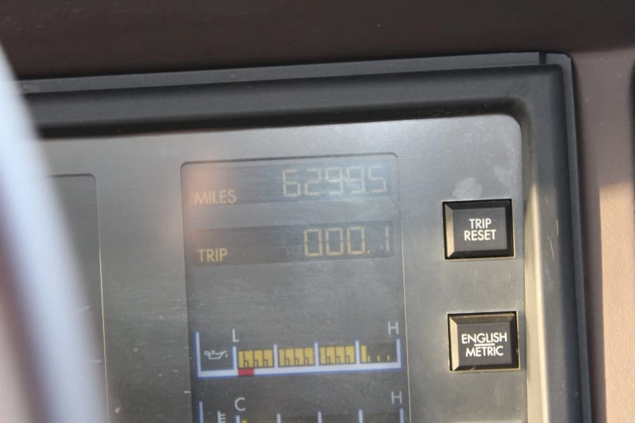 1989 Cadillac Allante - Image 15 of 24