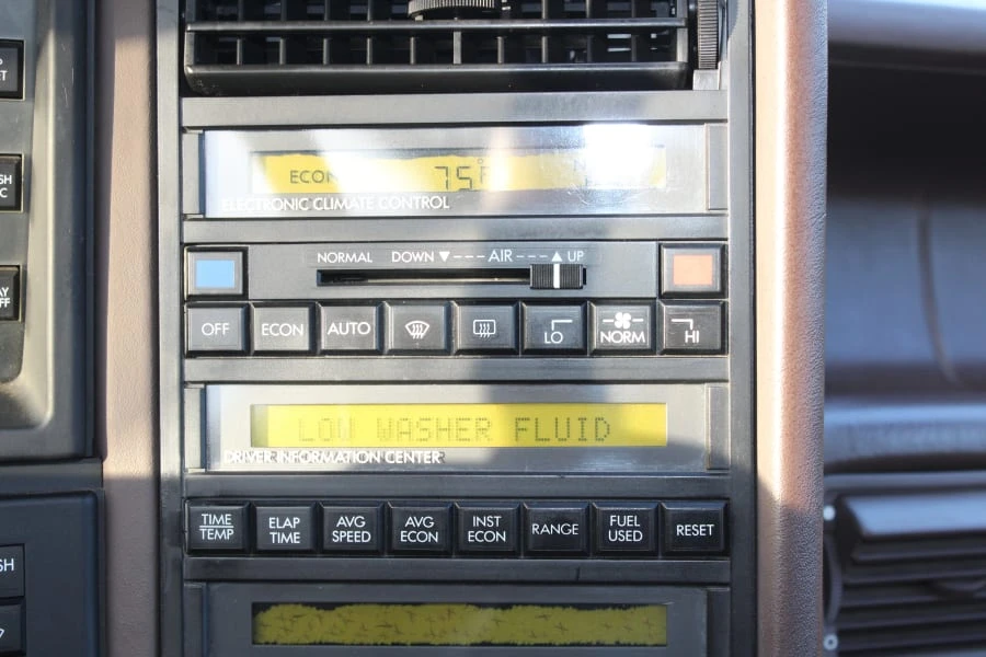 1989 Cadillac Allante - Image 17 of 24