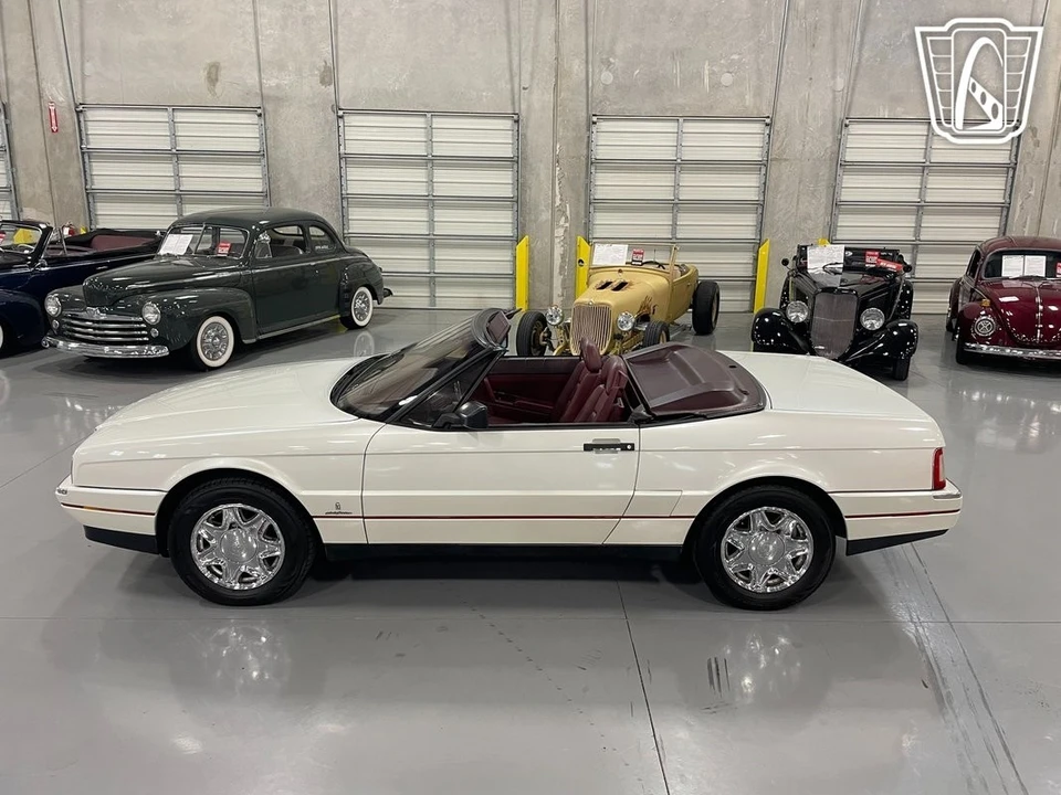 1989 Cadillac Allante - Image 7 of 12