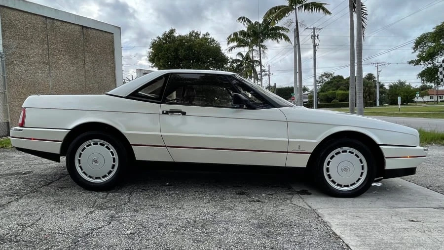 1989 Cadillac Allante - Image 22 of 26