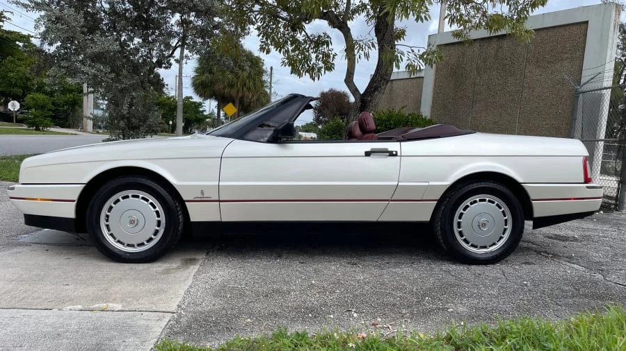 1989 Cadillac Allante - Image 2 of 26