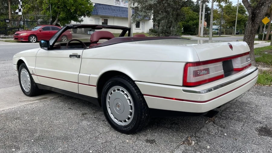 1989 Cadillac Allante - Image 3 of 26