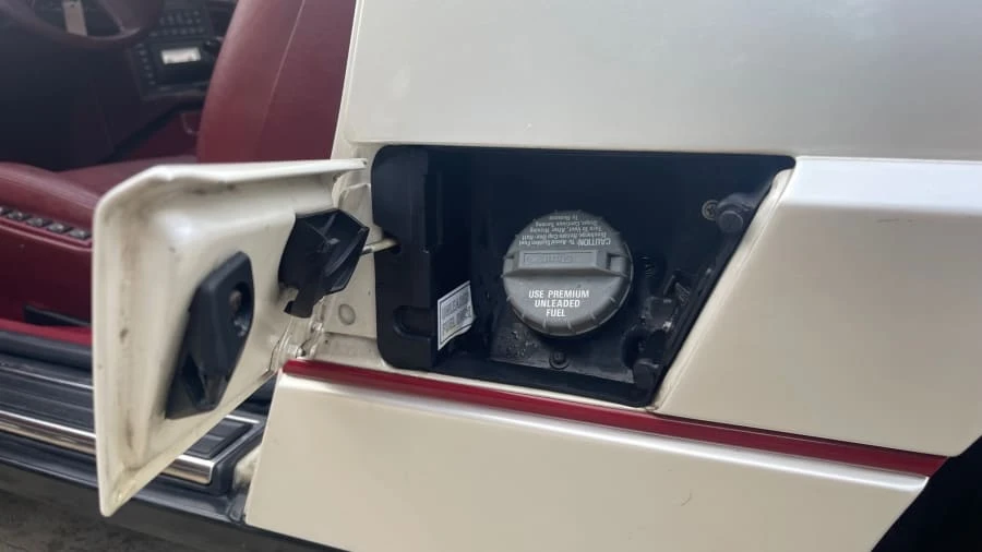 1989 Cadillac Allante - Image 24 of 26
