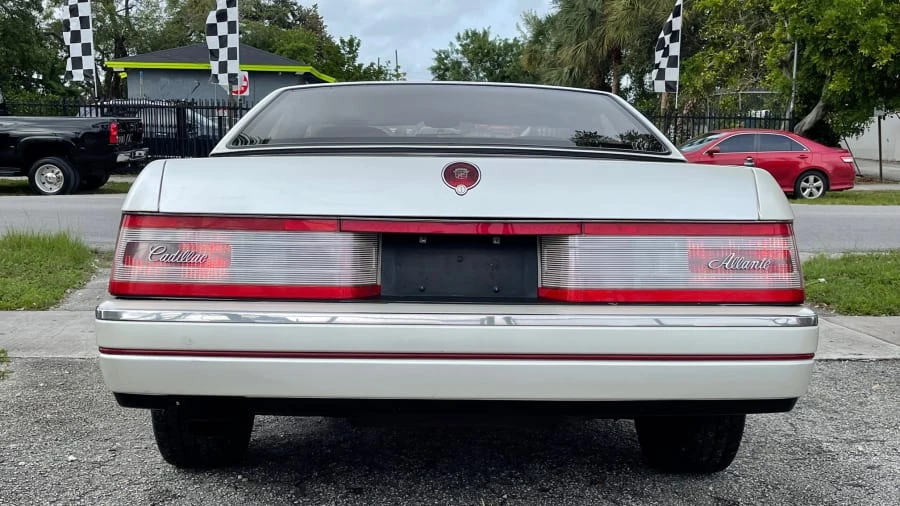 1989 Cadillac Allante - Image 17 of 26