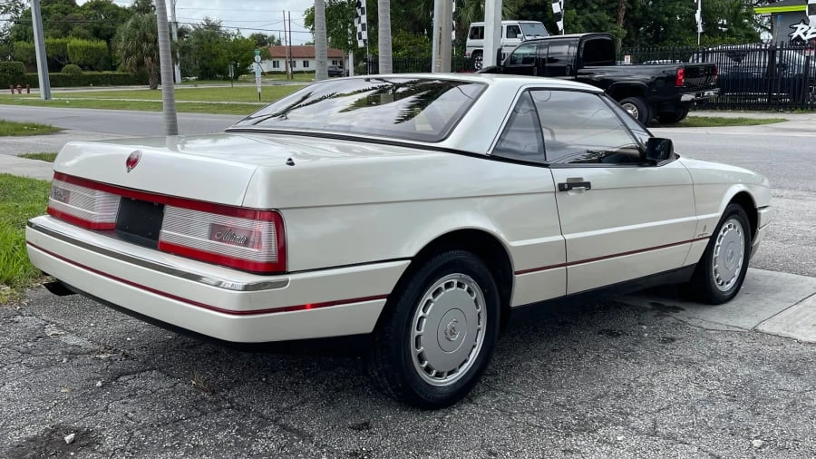 1989 Cadillac Allante - Image 23 of 26