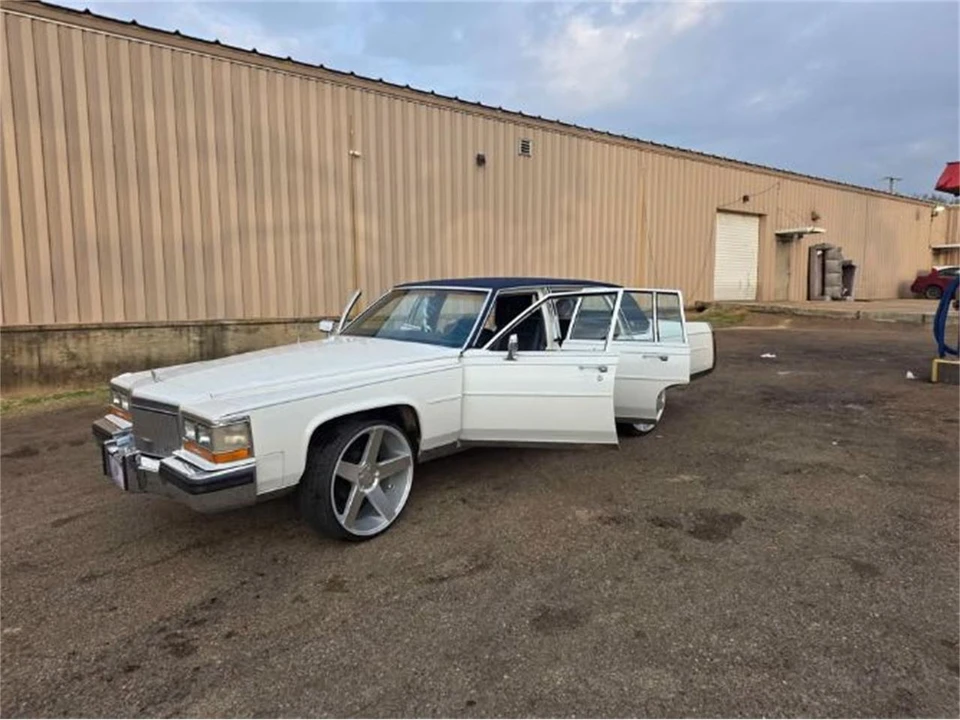 1989 Cadillac Brougham - Image 7 of 9
