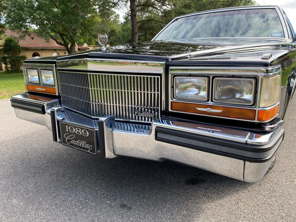 1989 Cadillac Brougham - Image 22 of 31