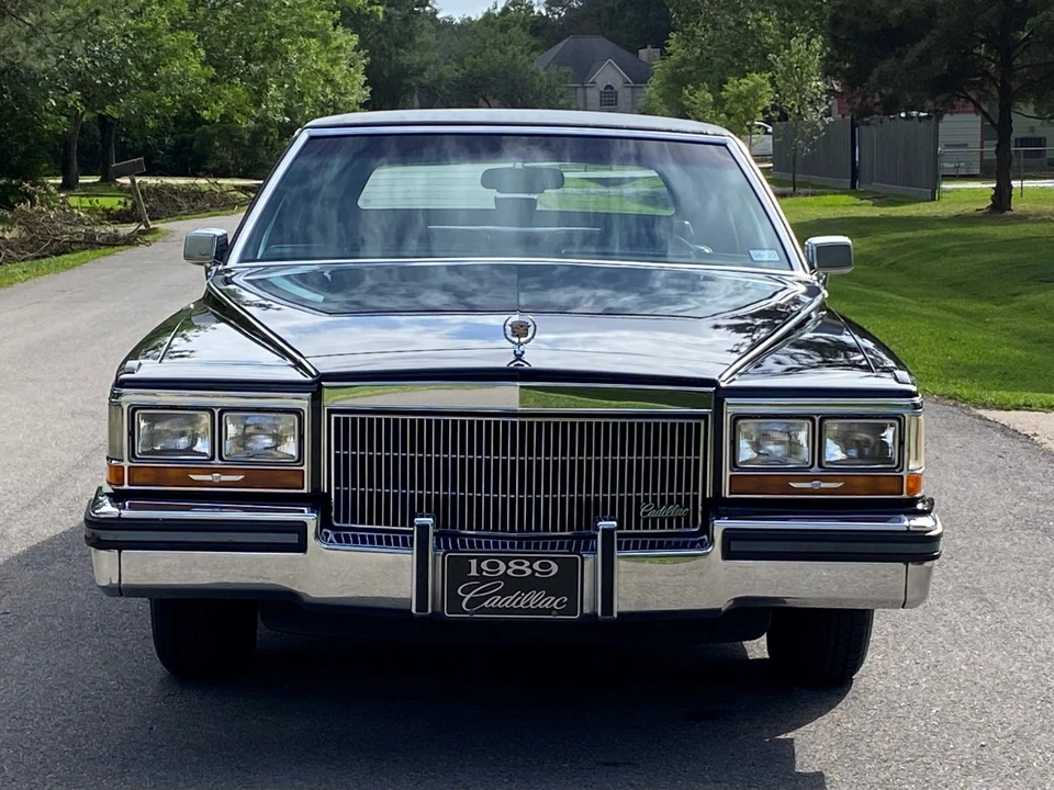 1989 Cadillac Brougham - Image 3 of 31