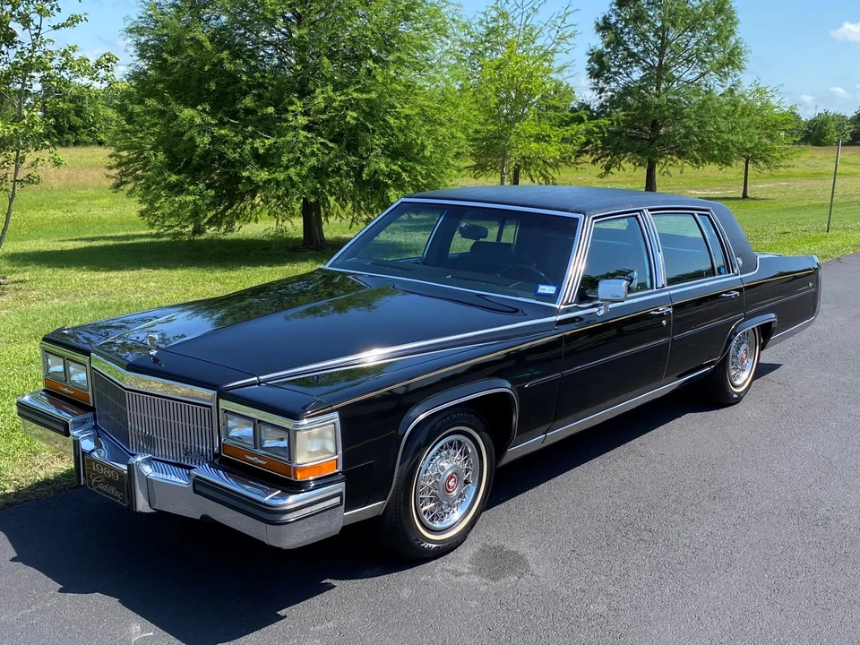 1989 Cadillac Brougham - Image 7 of 31