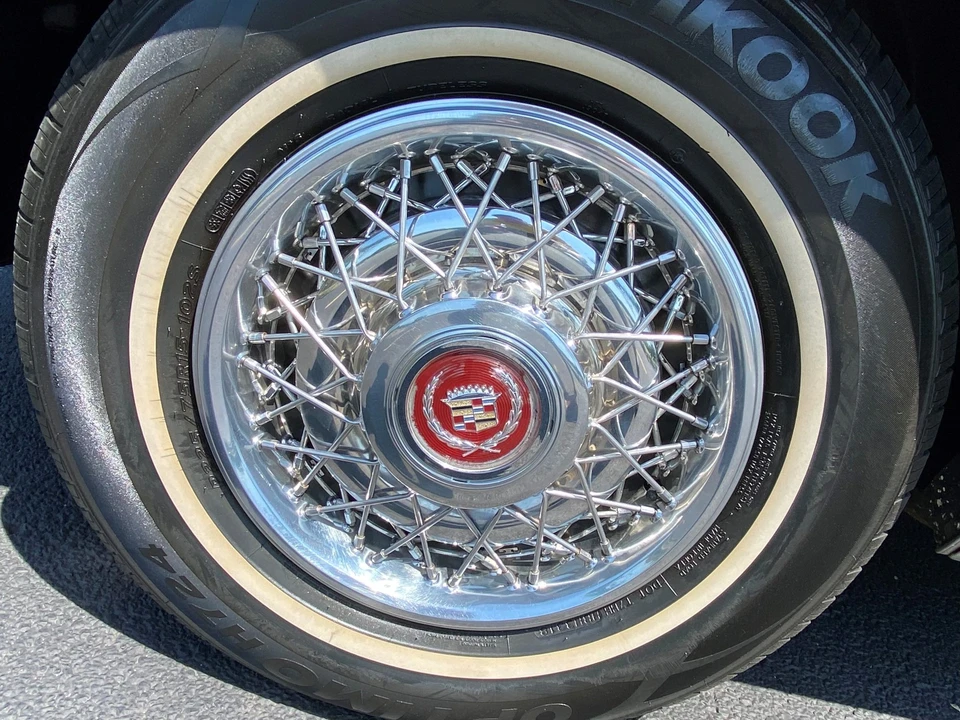 1989 Cadillac Brougham - Image 29 of 31