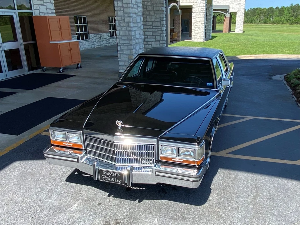 1989 Cadillac Brougham - Image 4 of 31