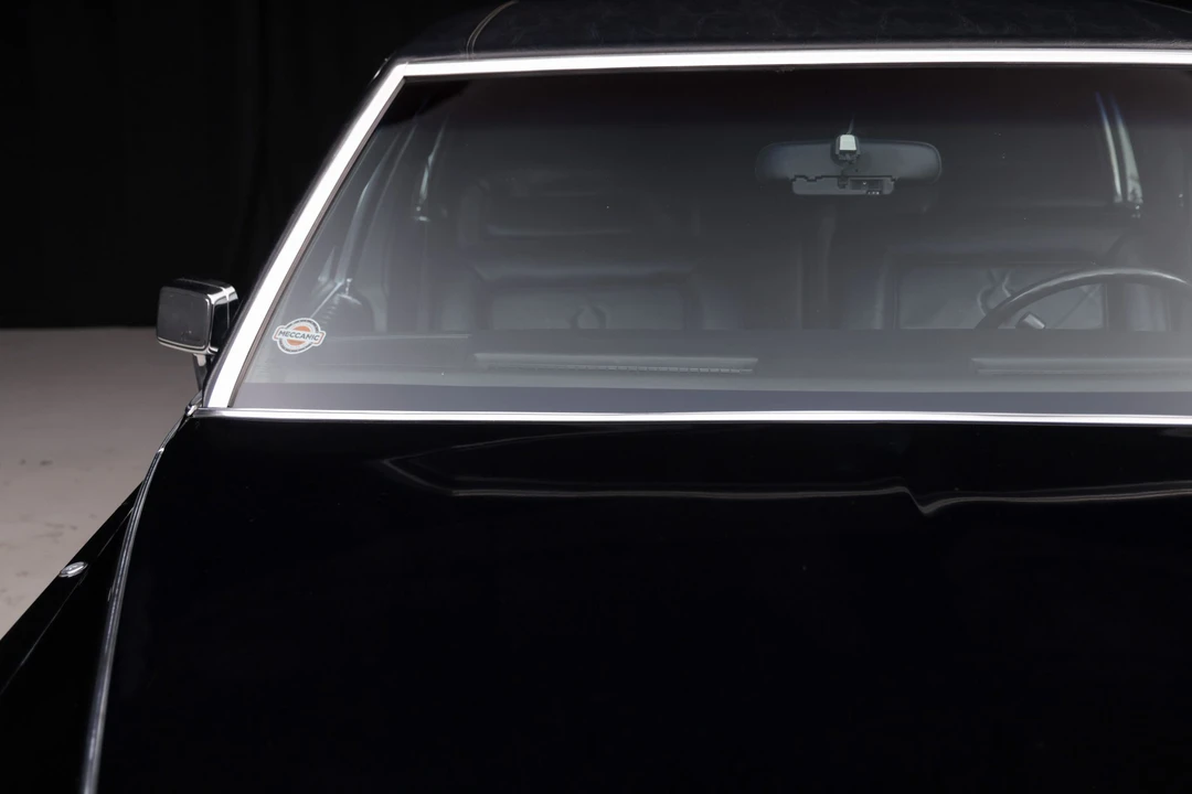 1989 Cadillac Brougham - Image 18 of 31