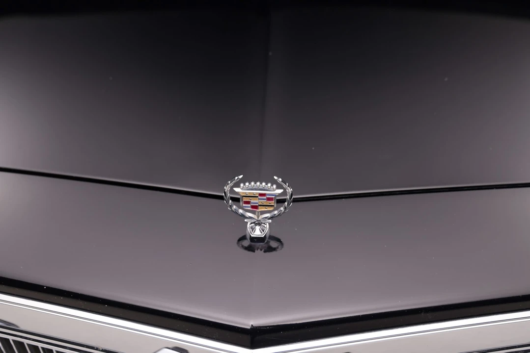 1989 Cadillac Brougham - Image 25 of 31