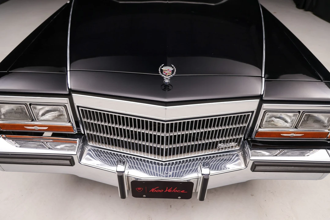 1989 Cadillac Brougham - Image 29 of 31