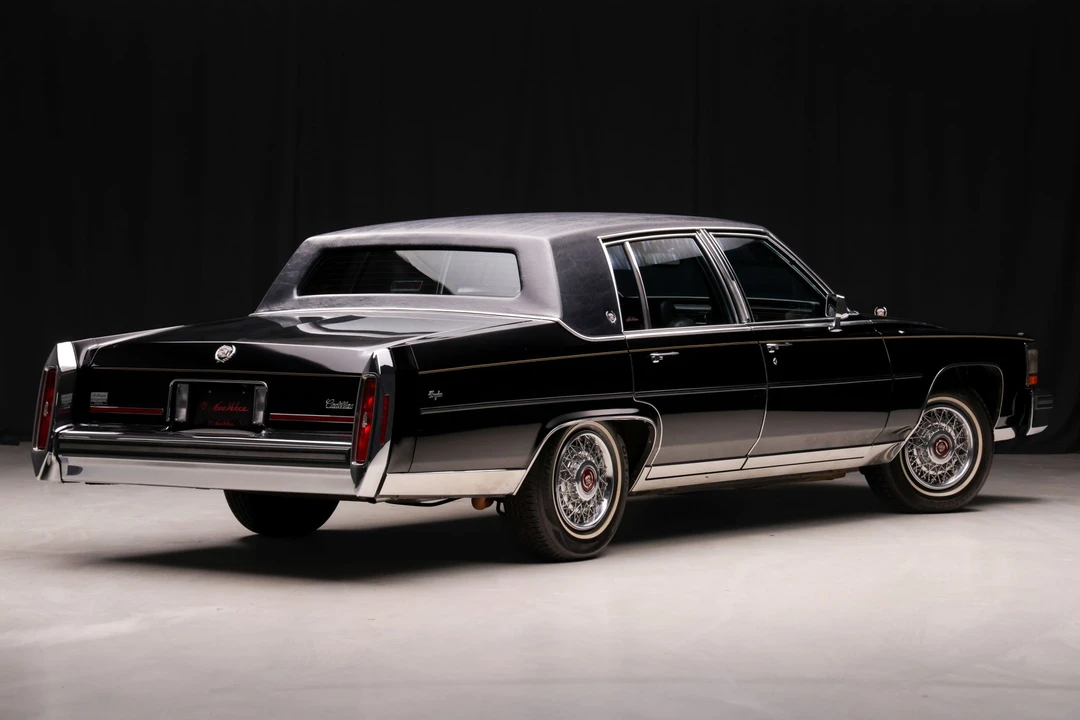 1989 Cadillac Brougham - Image 9 of 31