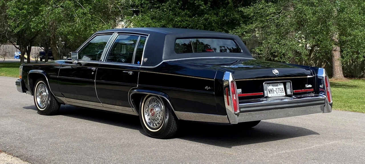 1989 Cadillac Brougham - Image 12 of 31