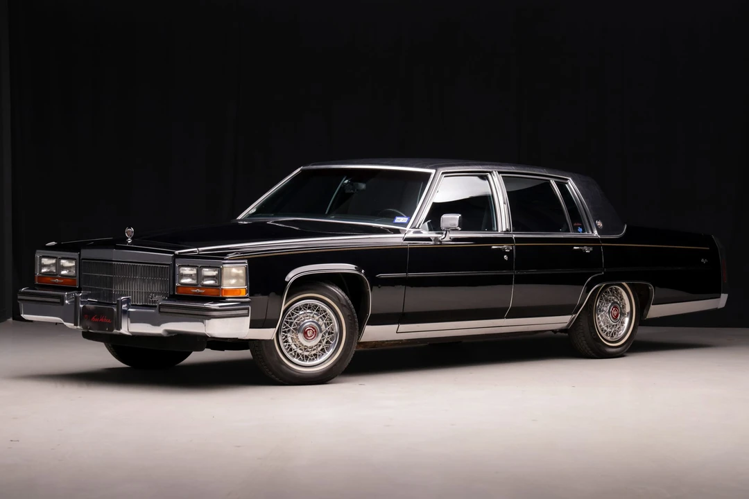 1989 Cadillac Brougham - Image 3 of 31