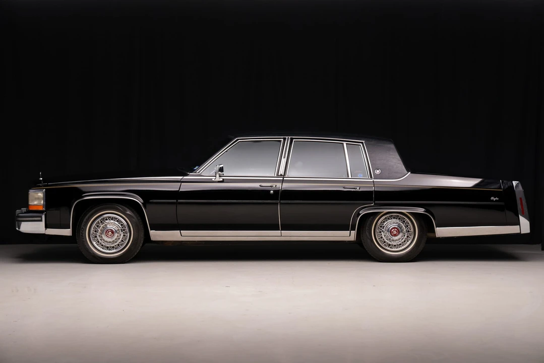 1989 Cadillac Brougham - Image 4 of 31