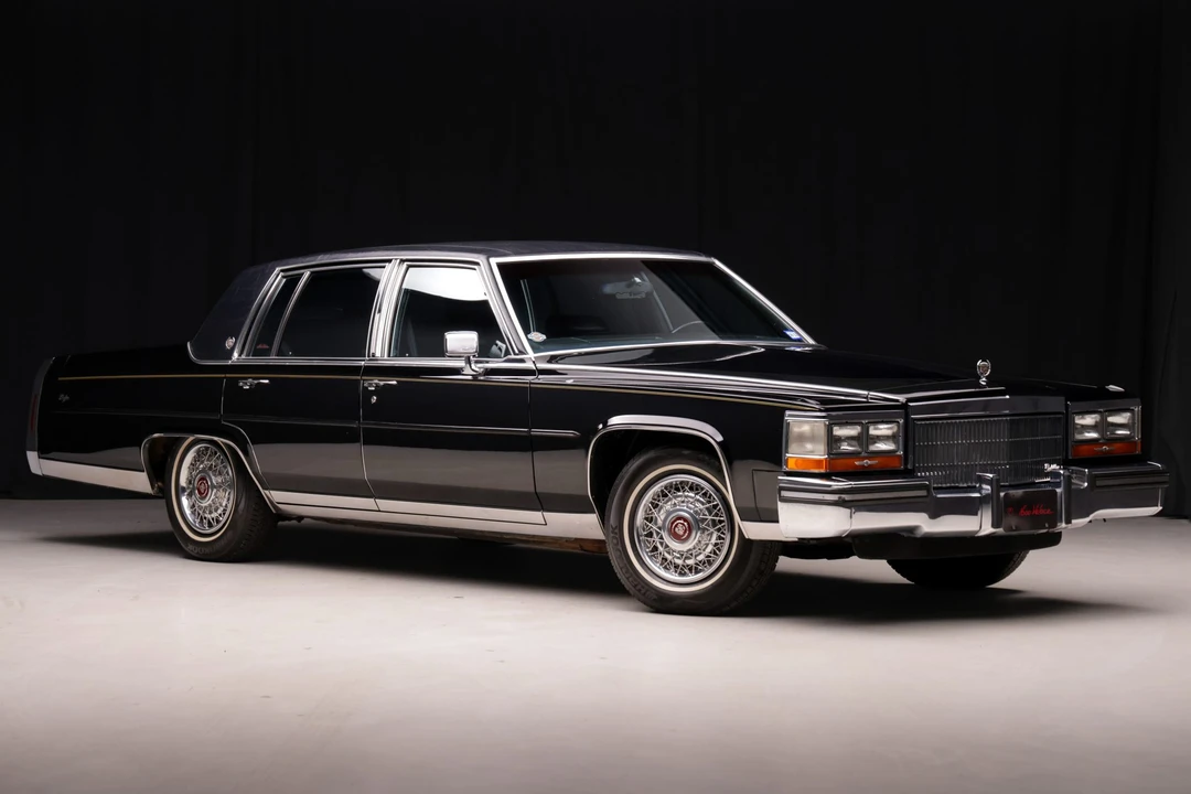 1989 Cadillac Brougham - Image 11 of 31