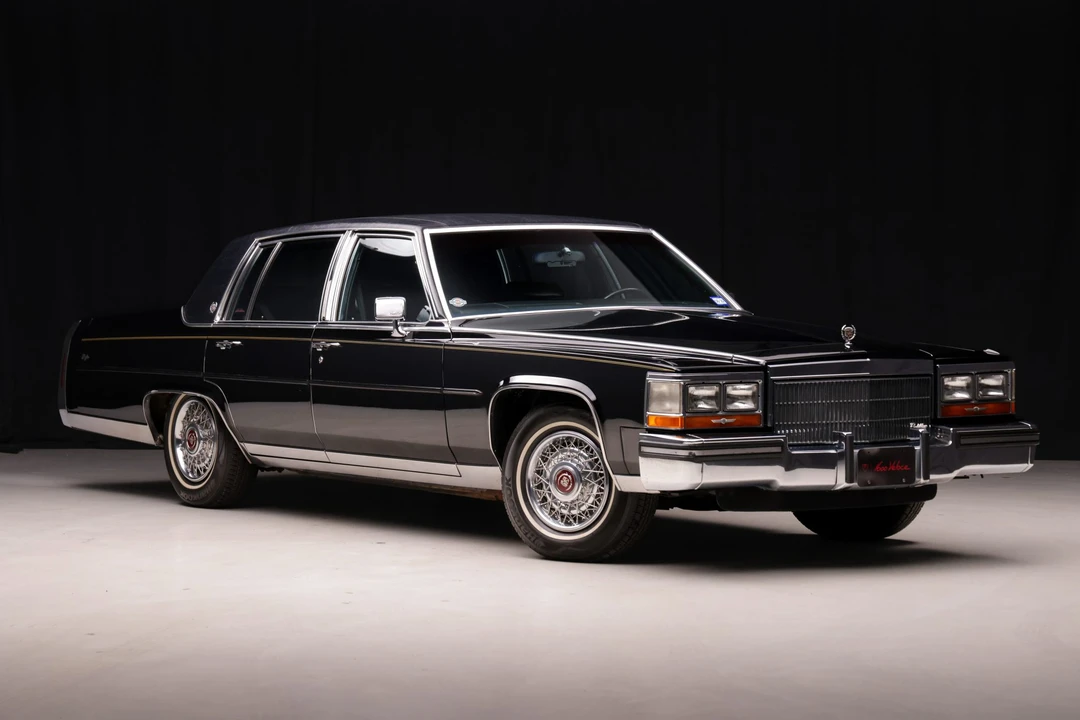 1989 Cadillac Brougham - Image 12 of 31