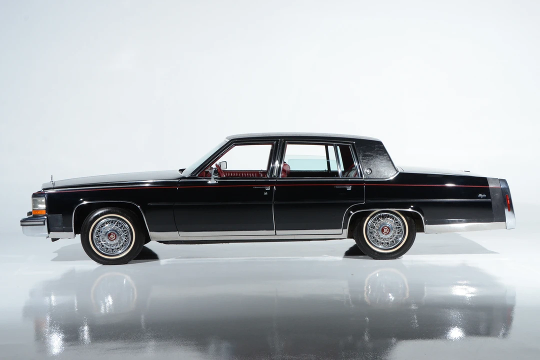 1989 Cadillac Brougham - Image 19 of 31