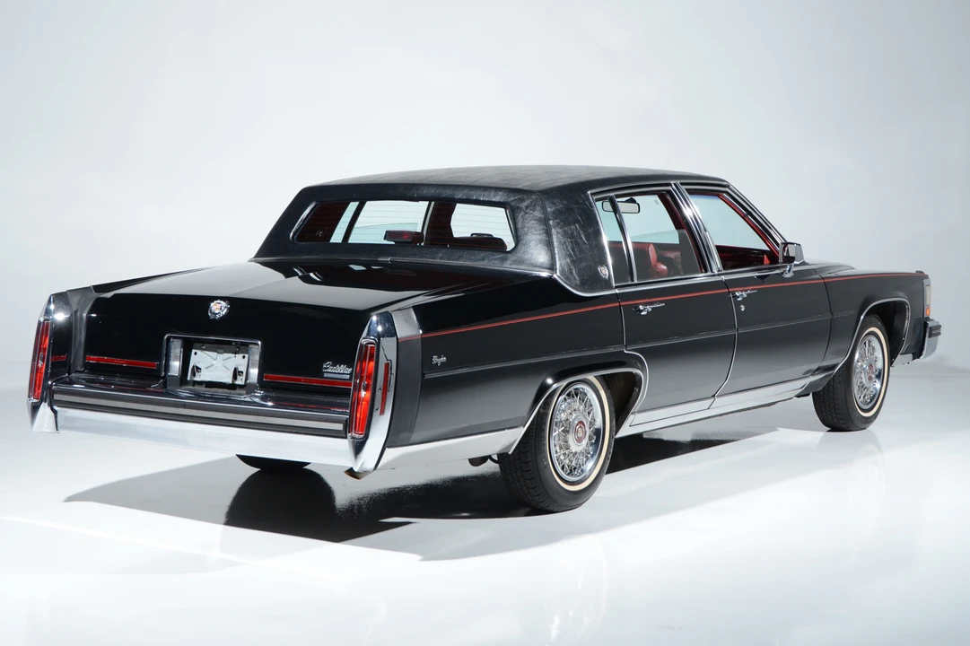 1989 Cadillac Brougham - Image 11 of 31