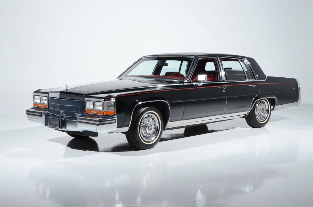 1989 Cadillac Brougham - Image 2 of 31