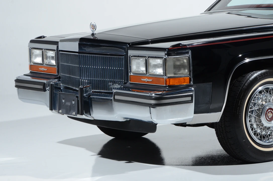 1989 Cadillac Brougham - Image 21 of 31