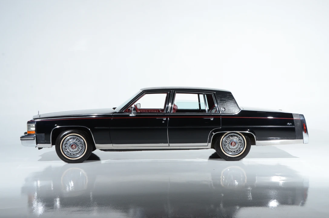 1989 Cadillac Brougham - Image 18 of 31