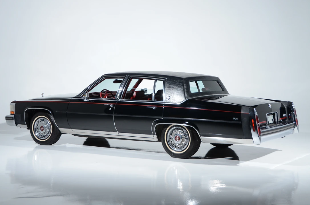 1989 Cadillac Brougham - Image 16 of 31