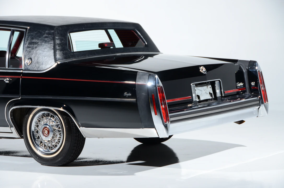 1989 Cadillac Brougham - Image 24 of 31