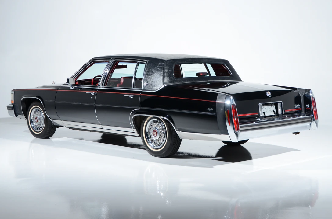 1989 Cadillac Brougham - Image 15 of 31