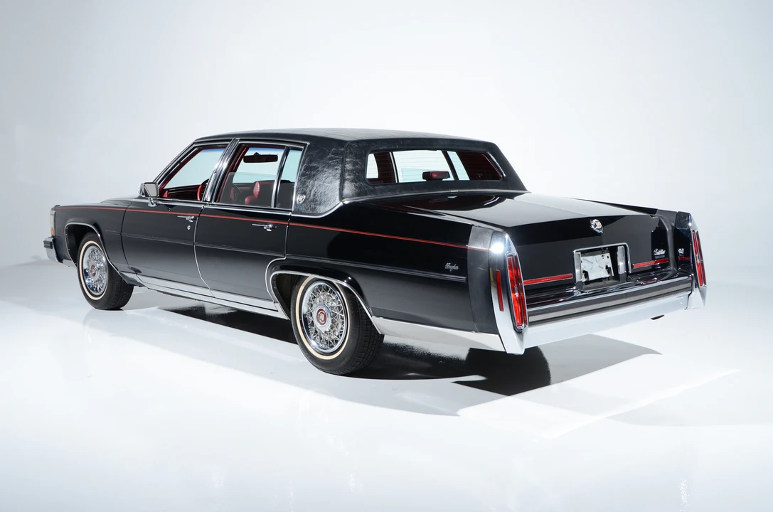 1989 Cadillac Brougham - Image 14 of 31