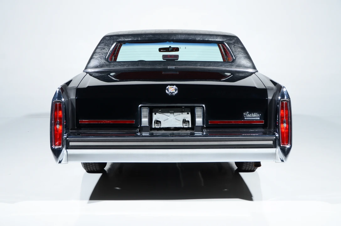1989 Cadillac Brougham - Image 13 of 31