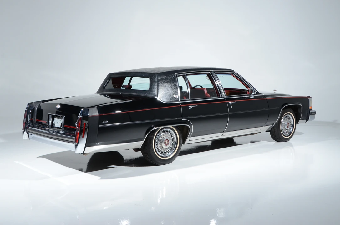 1989 Cadillac Brougham - Image 10 of 31